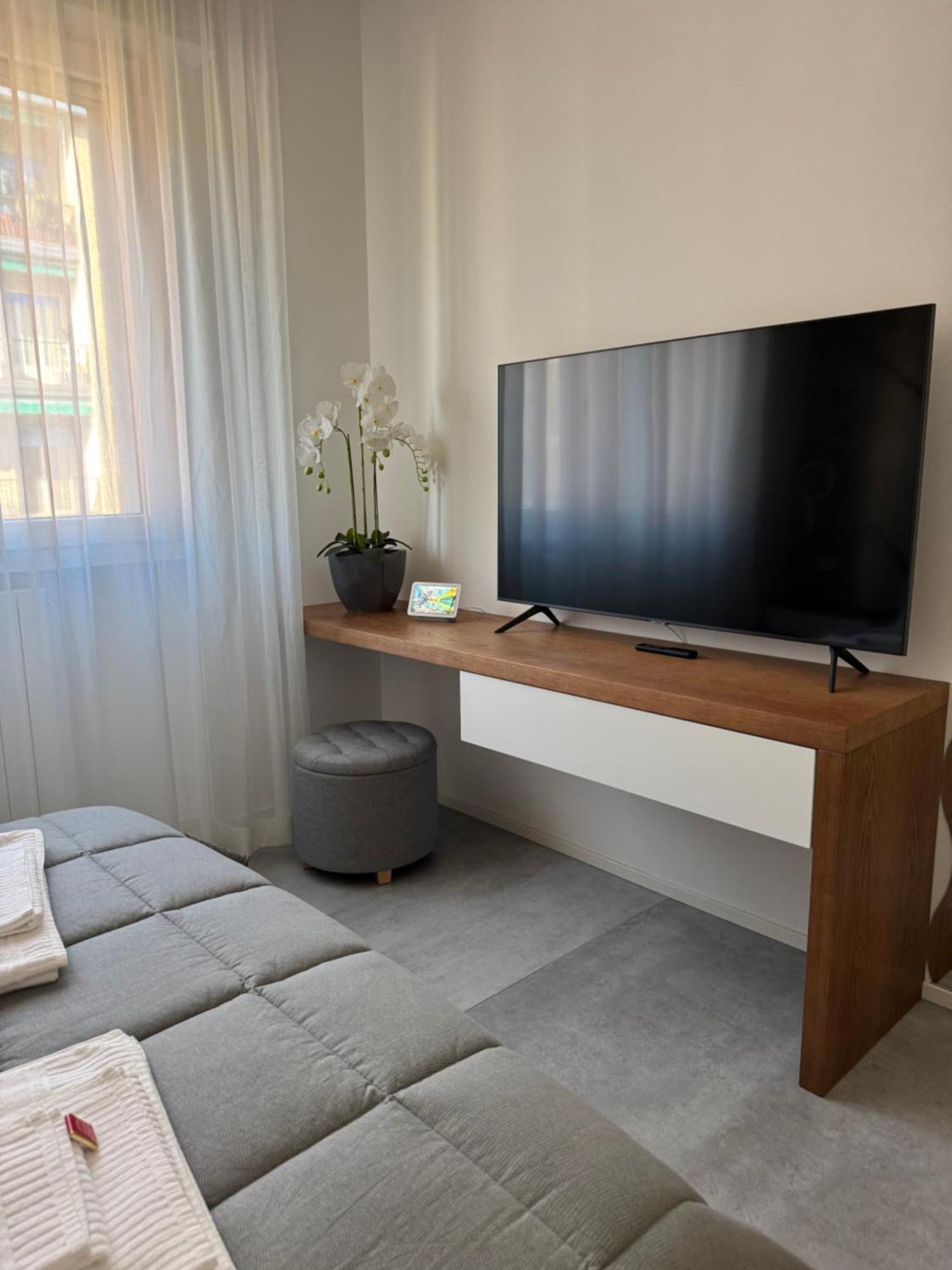 B&B Prestige Corsico Bagian luar foto